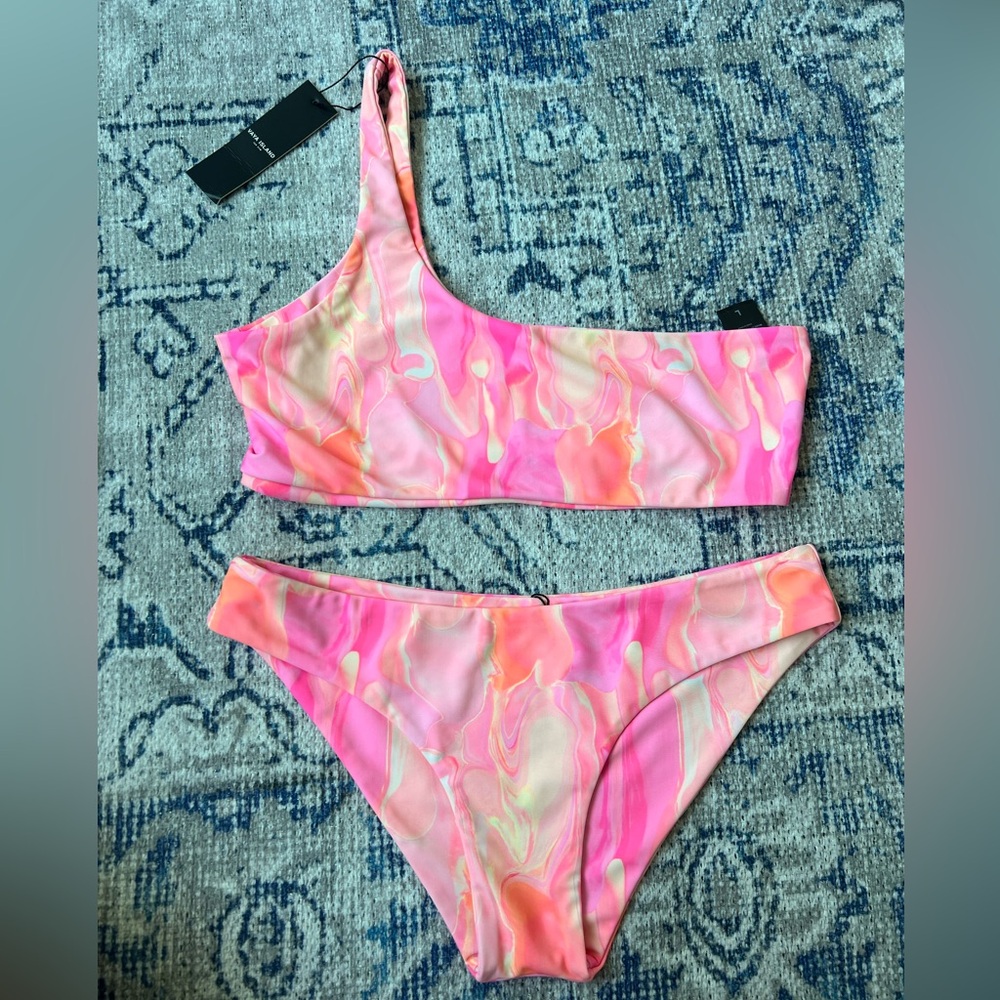 Vaya Island Bikini(large top/small bottoms)